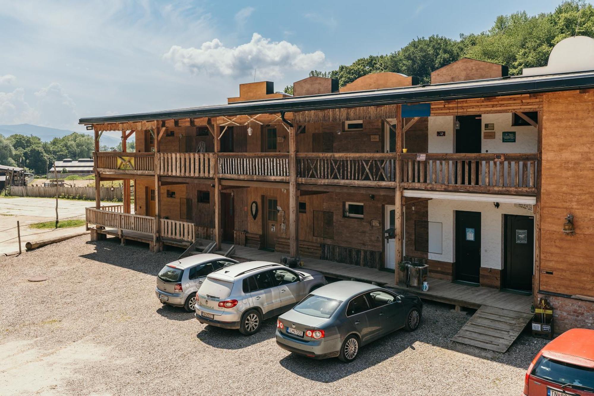 Ranch 13 - Western A Kone Nemsova Ngoại thất bức ảnh