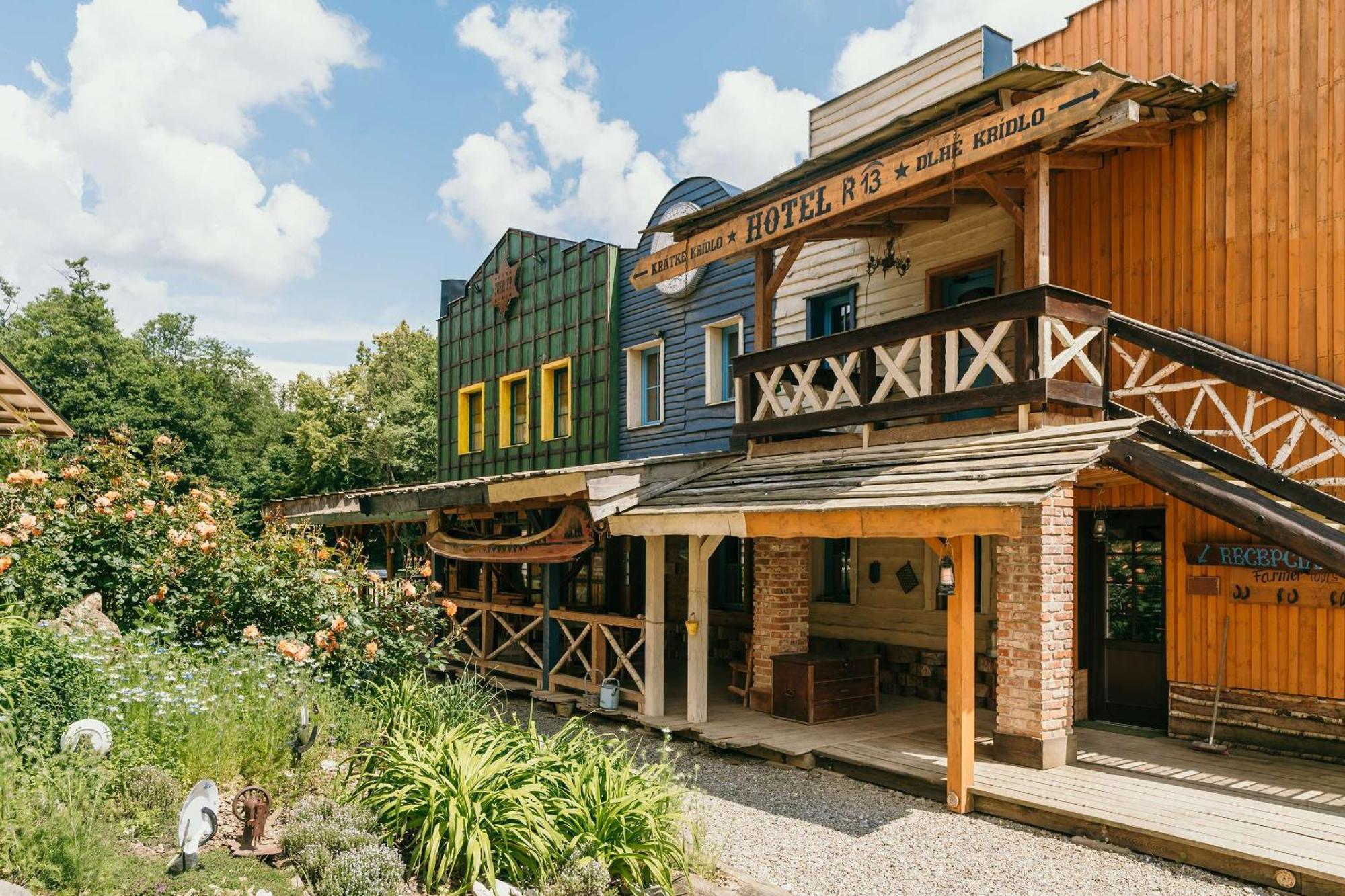 Ranch 13 - Western A Kone Nemsova Ngoại thất bức ảnh