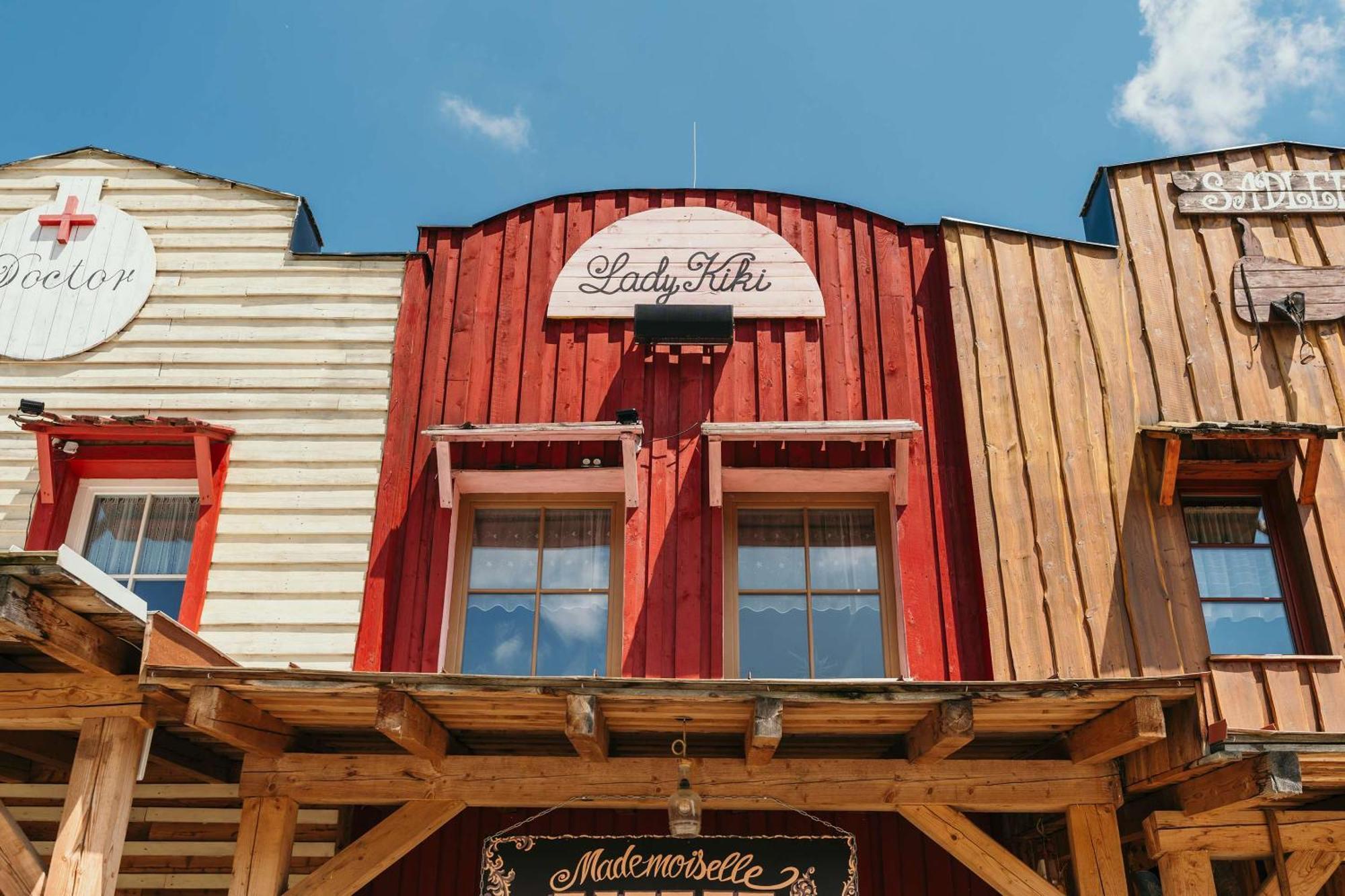 Ranch 13 - Western A Kone Nemsova Phòng bức ảnh