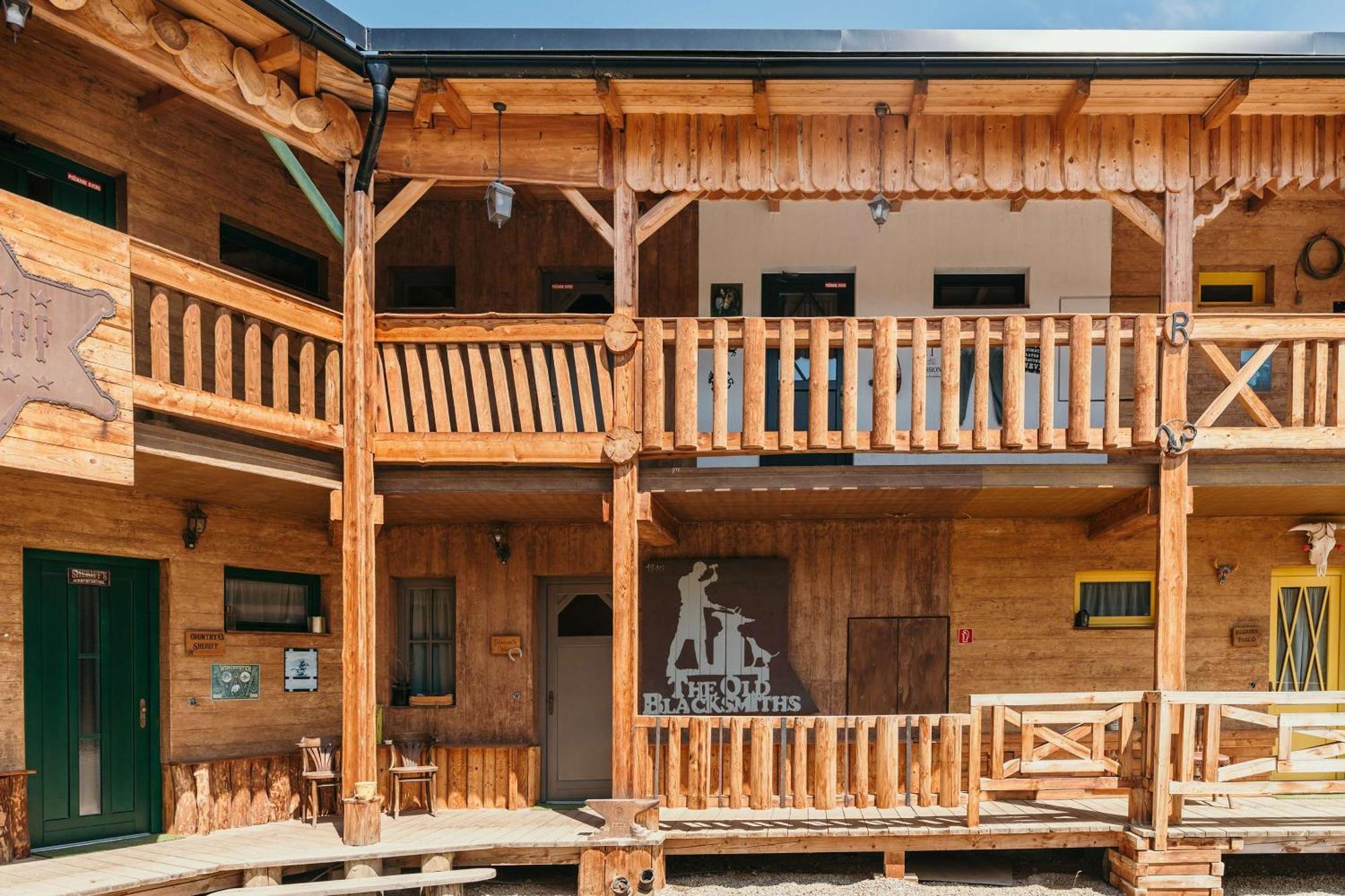 Ranch 13 - Western A Kone Nemsova Phòng bức ảnh