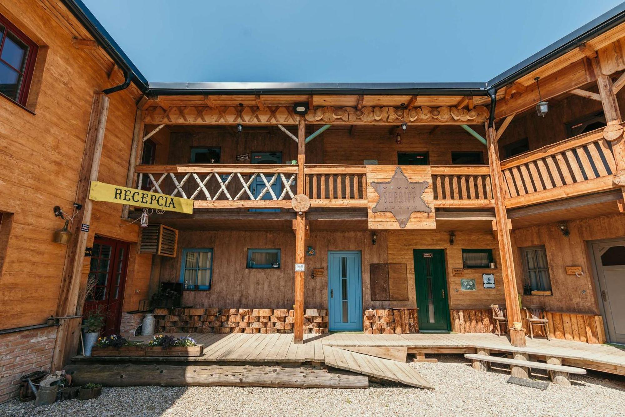 Ranch 13 - Western A Kone Nemsova Phòng bức ảnh