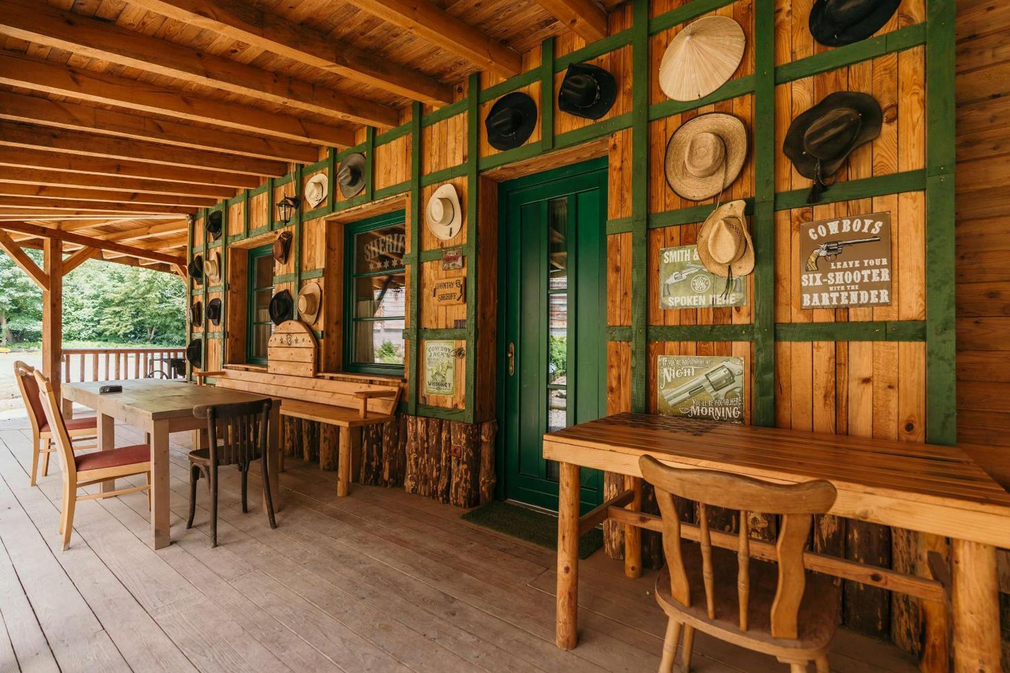 Ranch 13 - Western A Kone Nemsova Phòng bức ảnh