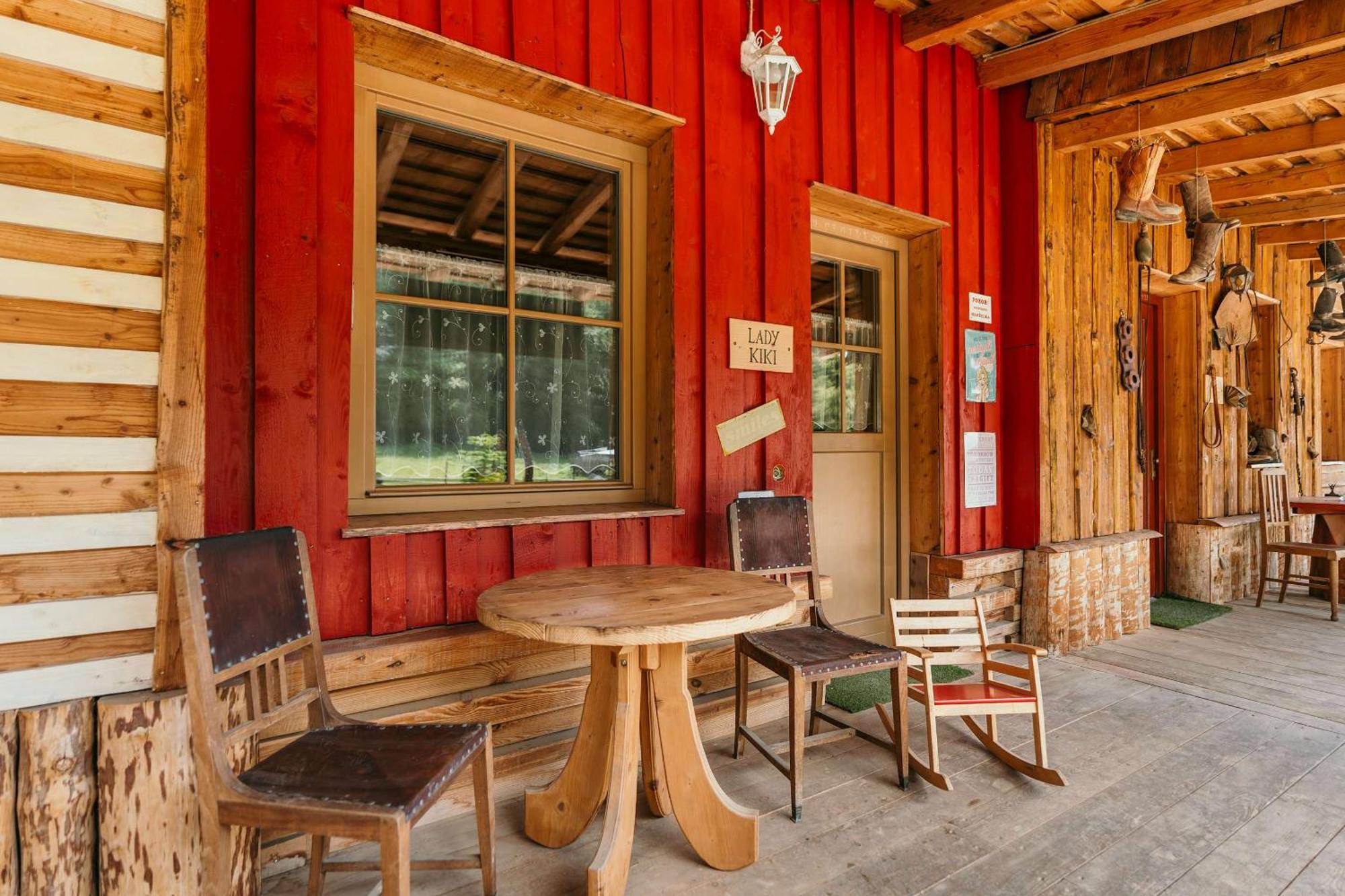 Ranch 13 - Western A Kone Nemsova Phòng bức ảnh