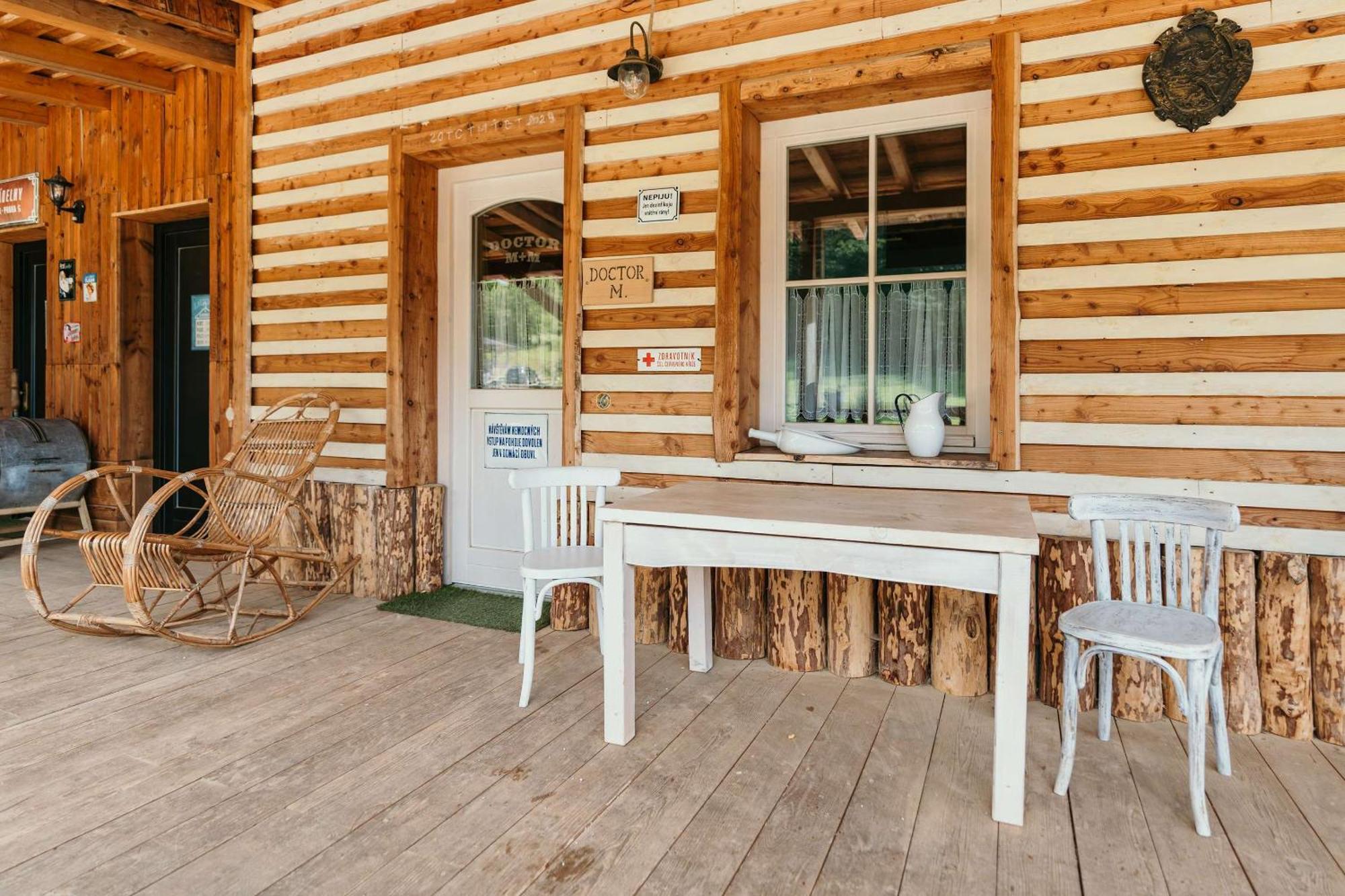 Ranch 13 - Western A Kone Nemsova Phòng bức ảnh