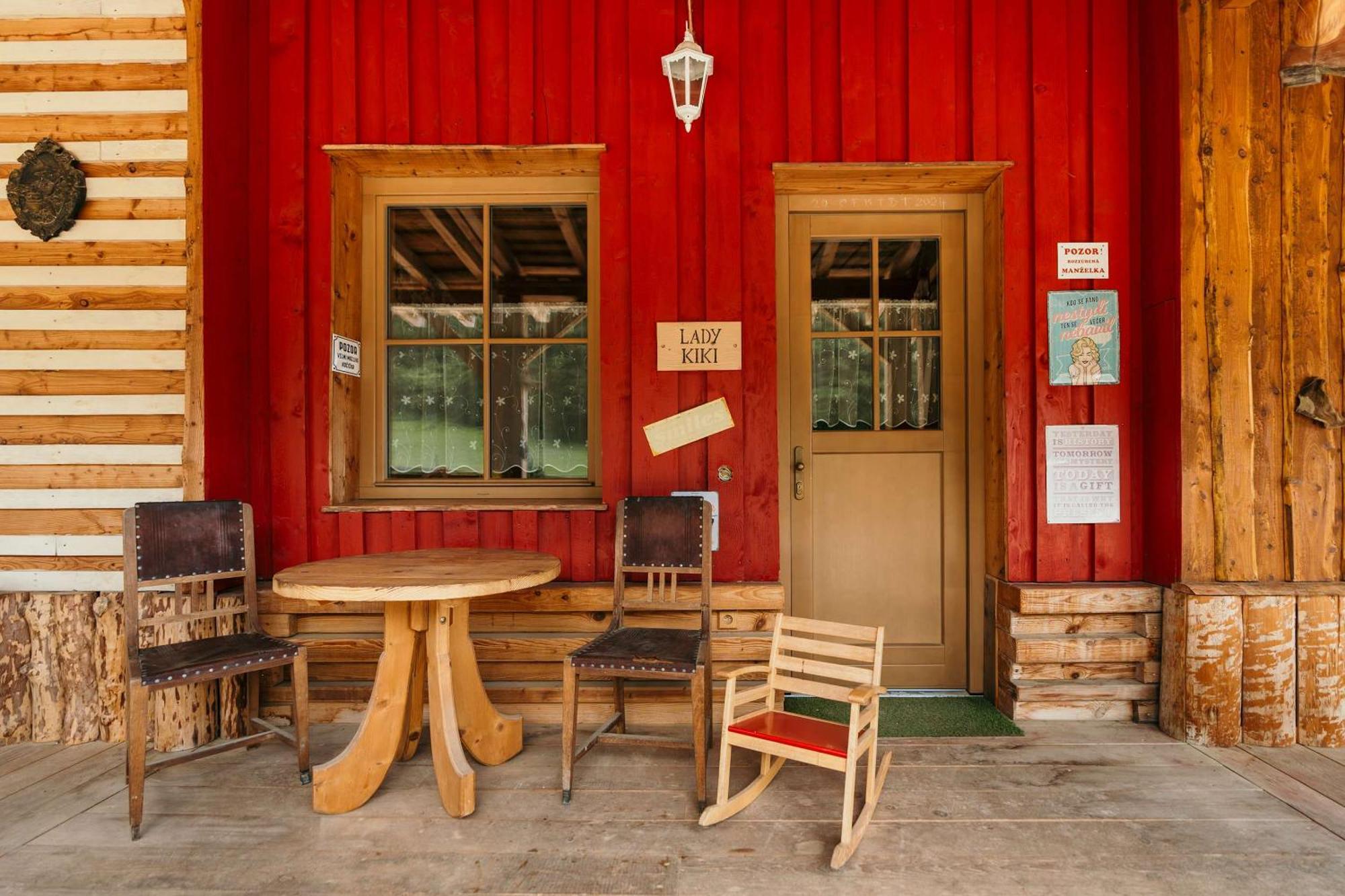 Ranch 13 - Western A Kone Nemsova Phòng bức ảnh