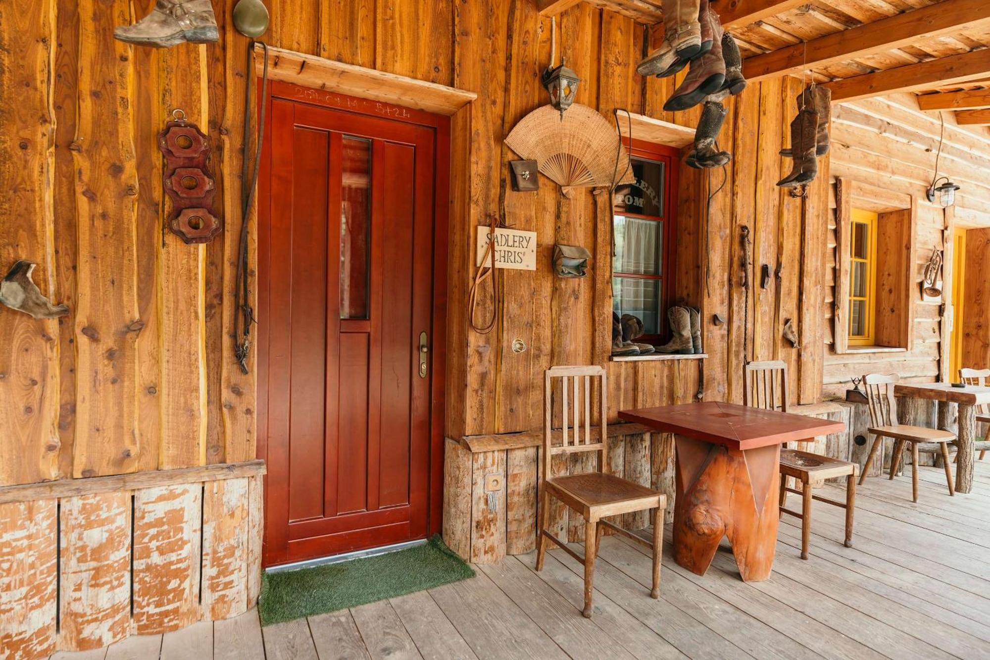Ranch 13 - Western A Kone Nemsova Phòng bức ảnh